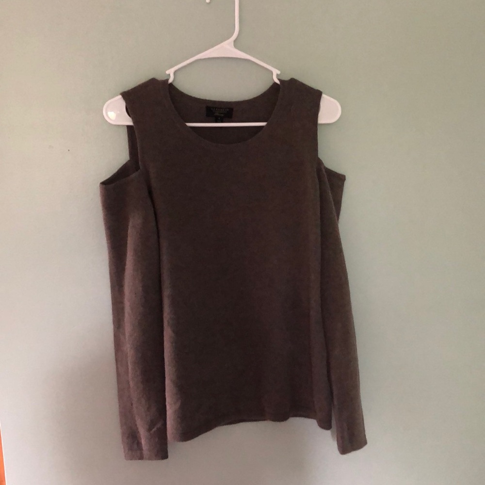 Brown long sleeve shirt with open shoulders